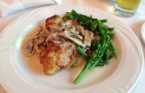 lunch at tarrgon restaurant where to eat in amish country